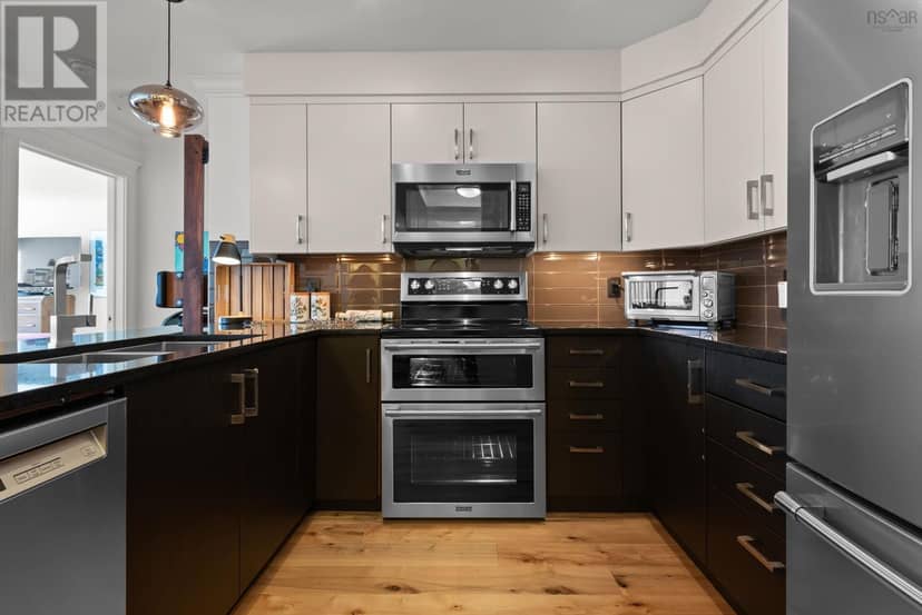 1207 1445 South Park Street — photo 4 of 32