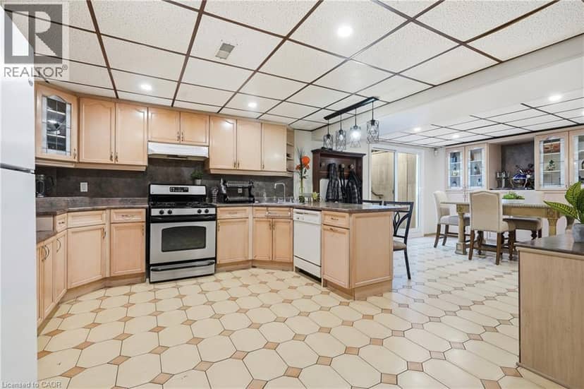 7105 YORK Drive — photo 30 of 40