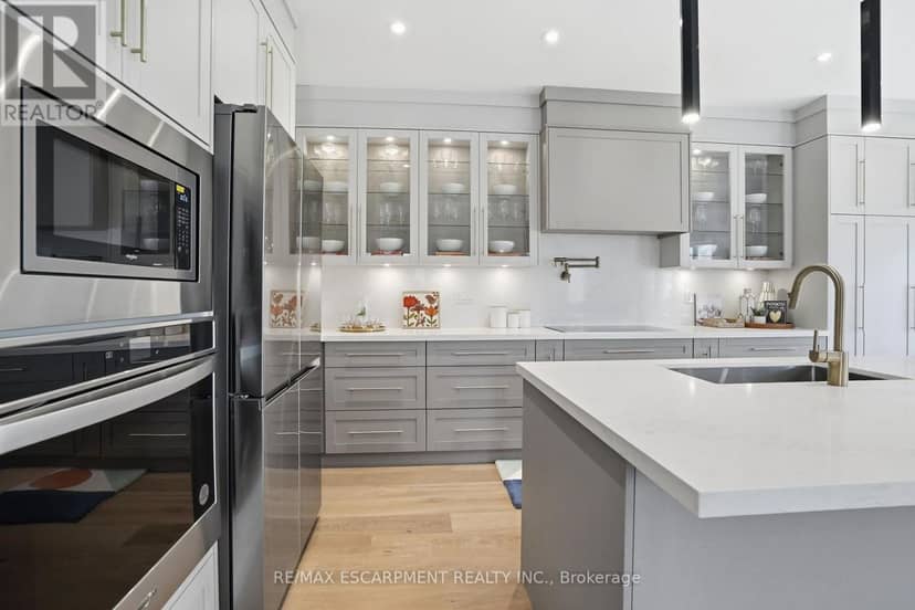 27 Rainey Drive — photo 12 of 39