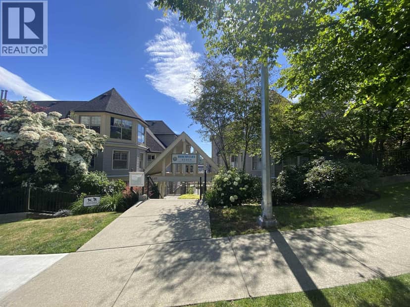 211 214 ELEVENTH STREET, New Westminster