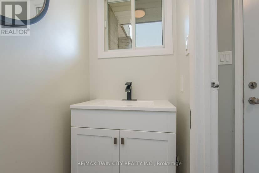13 - 125 Sekura Crescent — photo 26 of 40