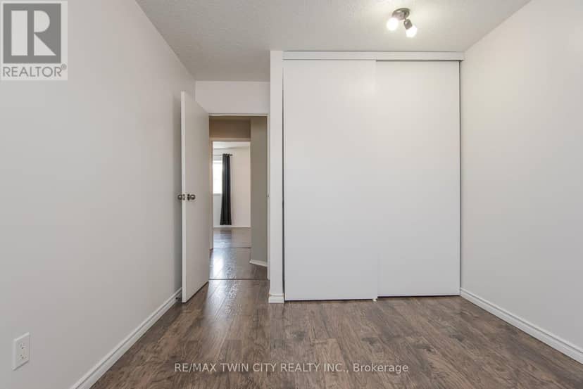 13 - 125 Sekura Crescent — photo 33 of 40
