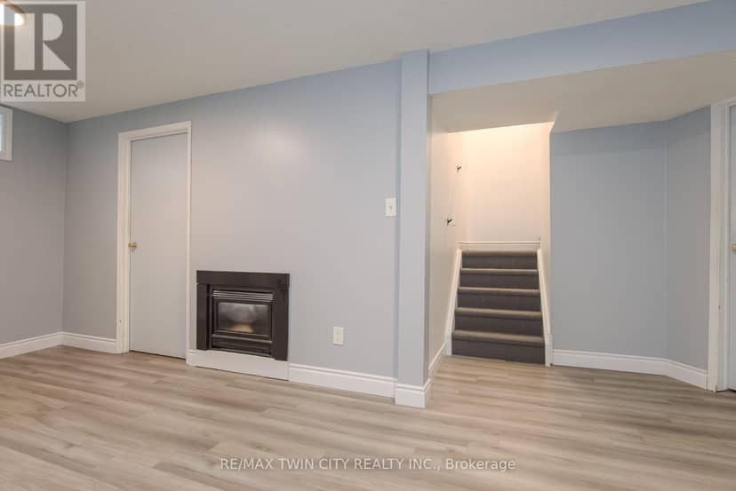 13 - 125 Sekura Crescent — photo 38 of 40