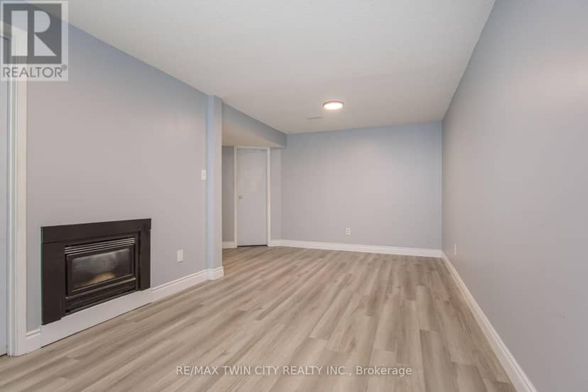13 - 125 Sekura Crescent — photo 39 of 40