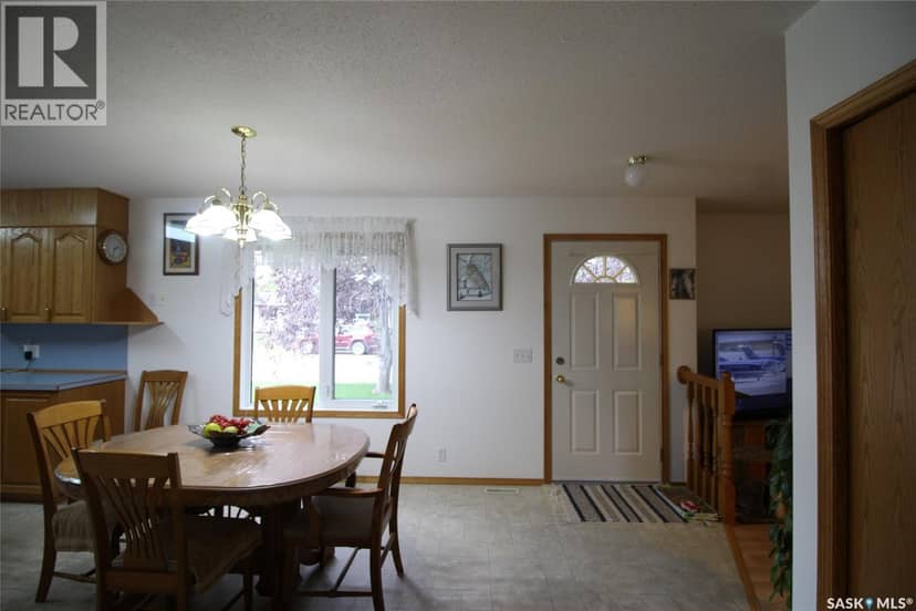 613 4th STREET W, Shaunavon, photo 5
