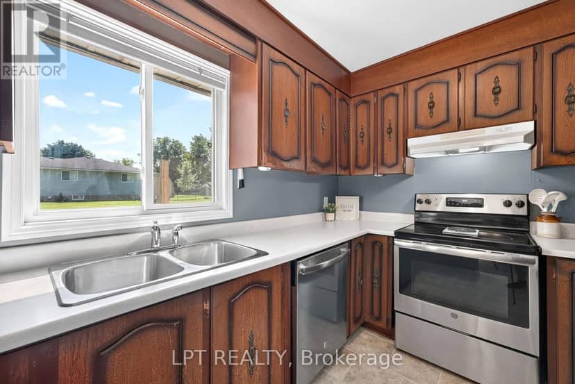 263 Richmond Street — photo 13 of 40