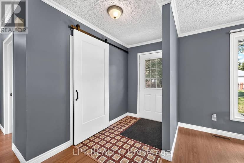 263 Richmond Street — photo 7 of 40