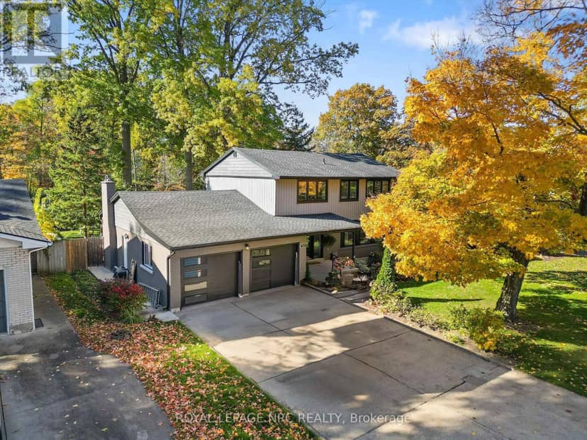 16 Briarfield Crescent — photo 1 of 40