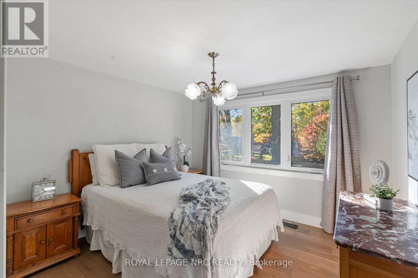 16 Briarfield Crescent — photo 18 of 40