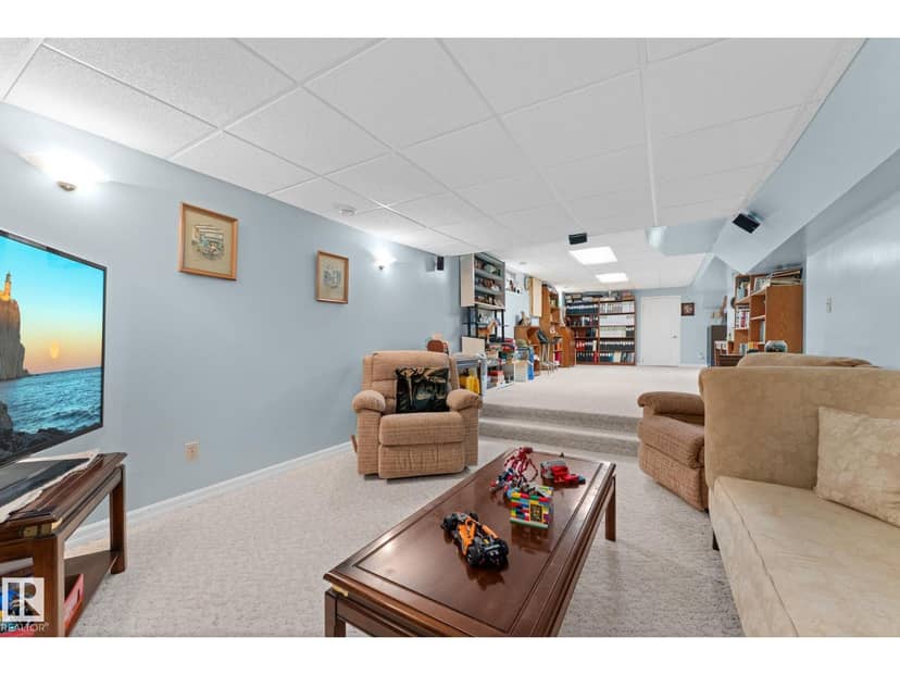 16908 110 ST NW NW — photo 38 of 40