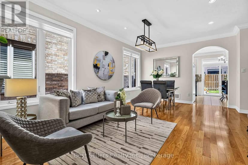 61 Braith Crescent — photo 4 of 40