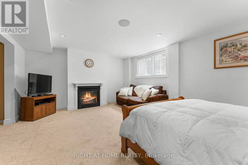 1068A Shaw Drive — photo 37 of 40
