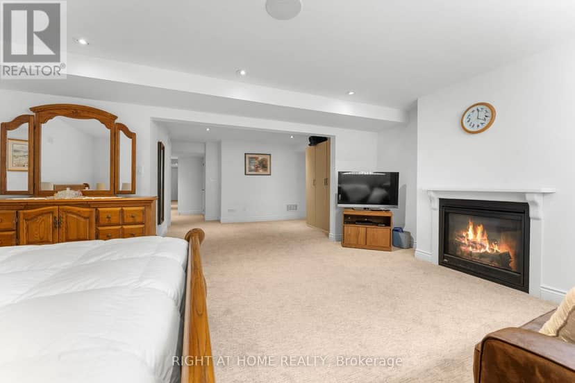 1068A Shaw Drive — photo 38 of 40