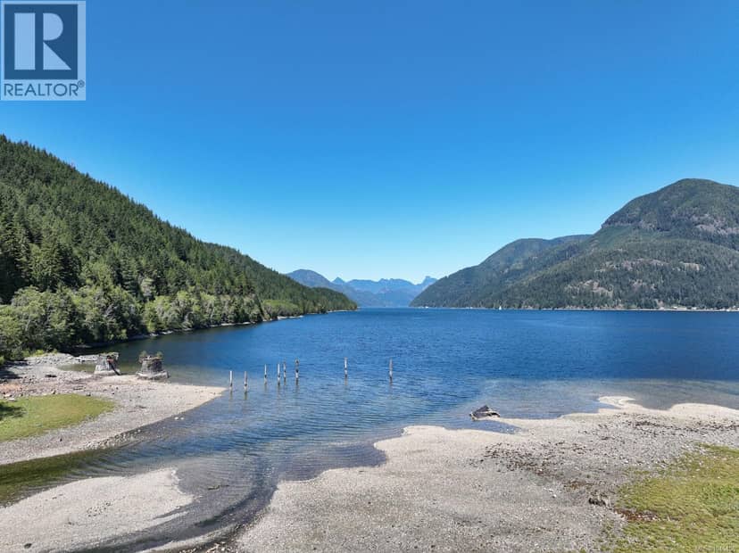 DL389 McBride Bay, Nootka Island, photo 5