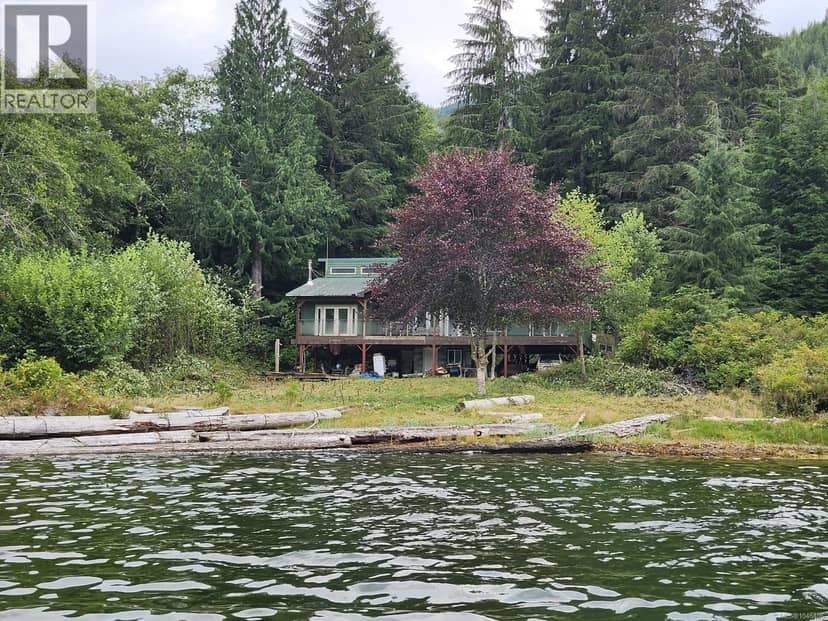 DL389 McBride Bay, Nootka Island, photo 2