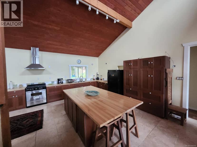 DL389 McBride Bay, Nootka Island, photo 8