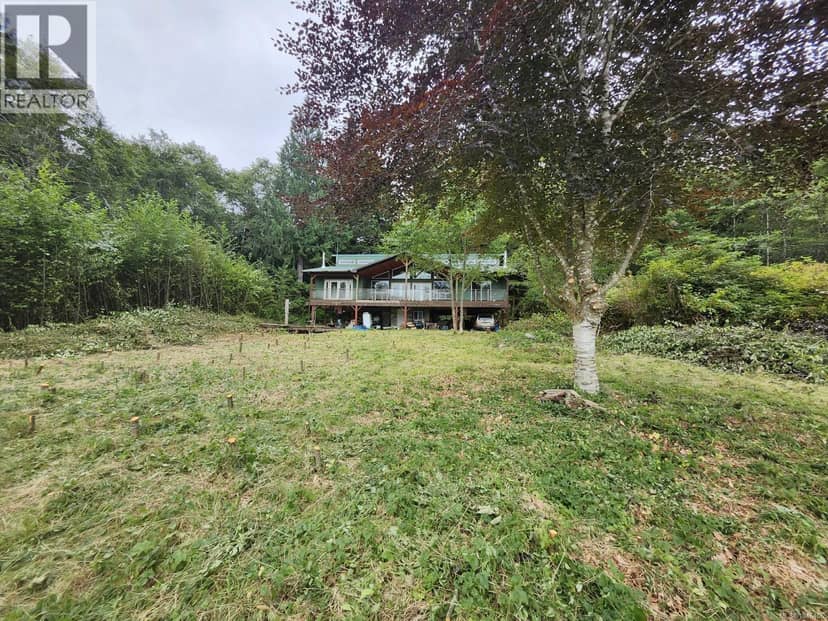 DL389 McBride Bay, Nootka Island, photo 3