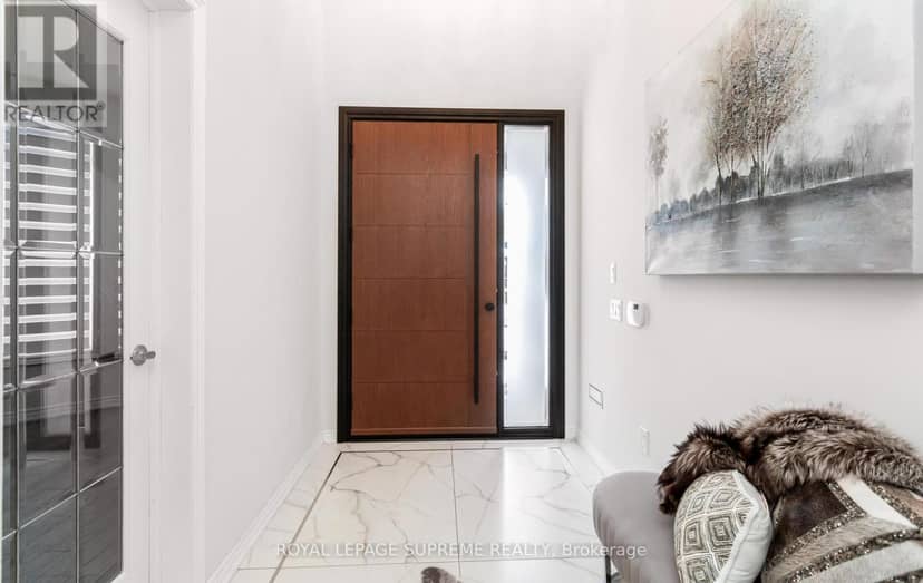 95 Selby Crescent — photo 3 of 40