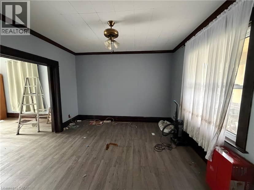 257 ALEXANDRA Street — photo 8 of 24