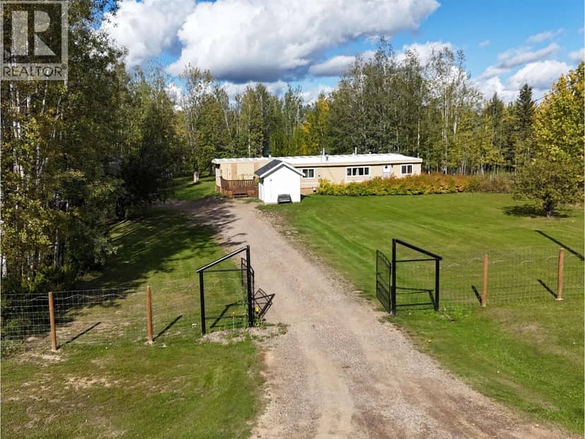 8 FEDIW ROAD, Fort Nelson, photo 2