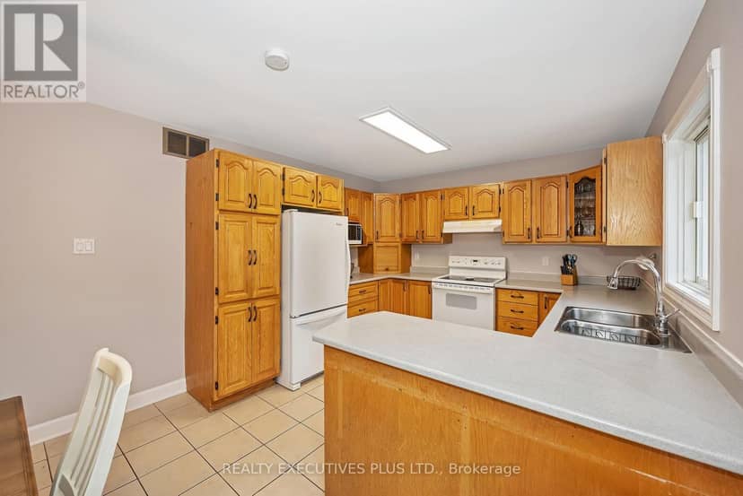 4413 Champlain Street — photo 11 of 40