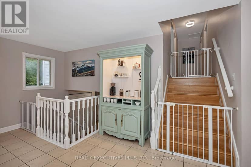 4413 Champlain Street — photo 13 of 40