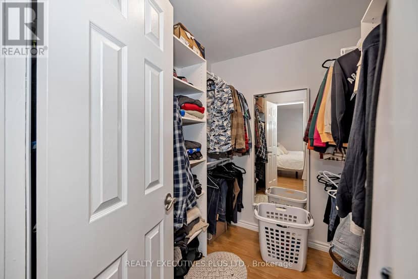 4413 Champlain Street — photo 17 of 40