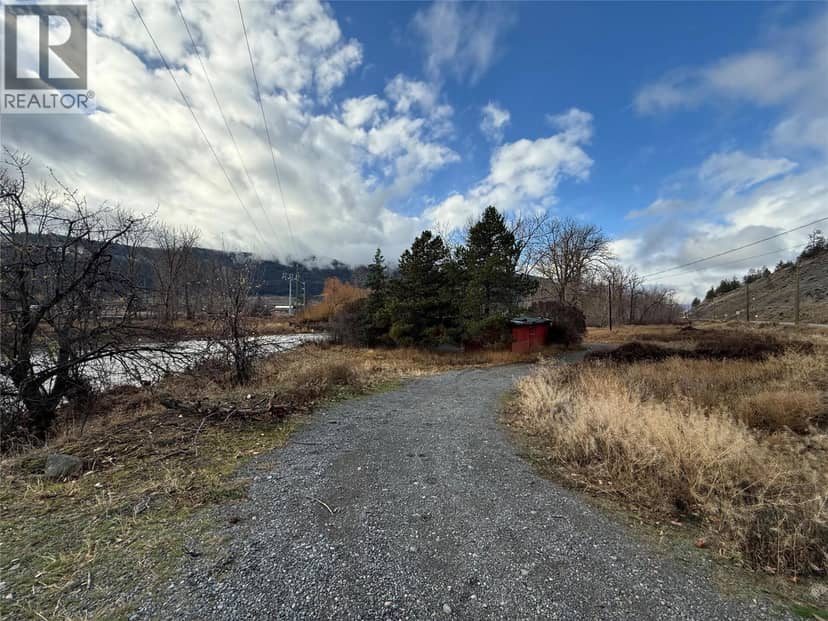 1100 Nicola Avenue, Merritt