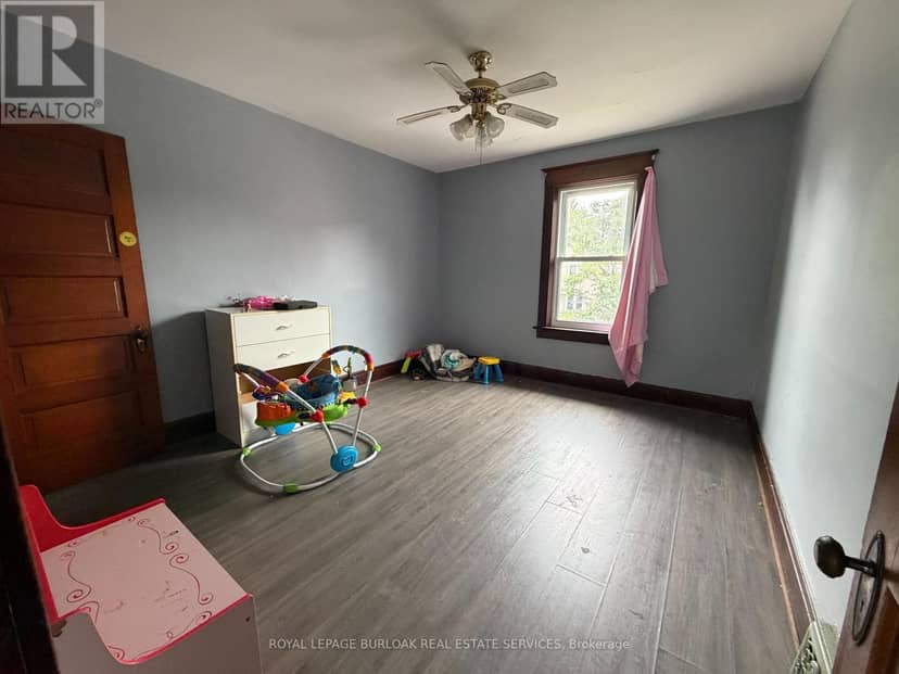 257 Alexandra Street — photo 18 of 24