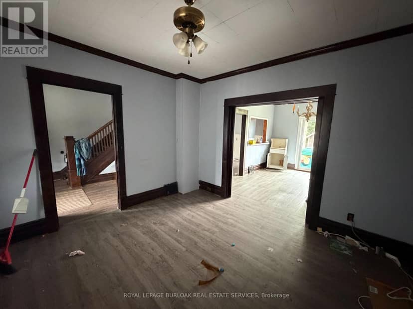 257 Alexandra Street — photo 9 of 24