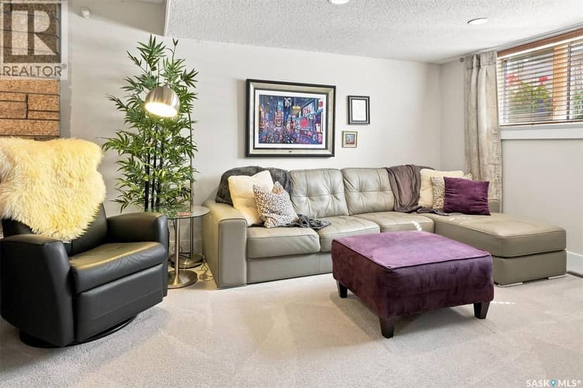 273 Carleton DRIVE — photo 33 of 40