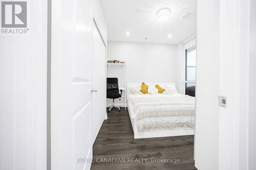 308 - 55 Speers Road — photo 31 of 40