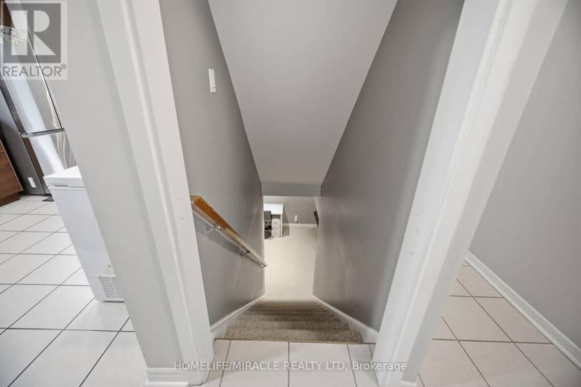 113 Fanshawe Drive — photo 32 of 40