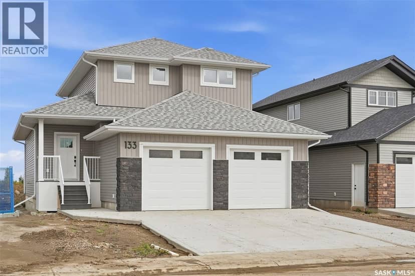 133 Emma CRESCENT — photo 1 of 39