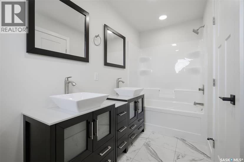 133 Emma CRESCENT — photo 17 of 39