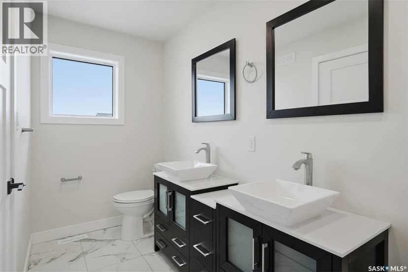 133 Emma CRESCENT — photo 18 of 39