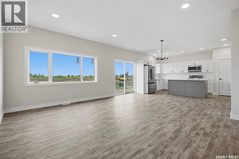 133 Emma CRESCENT — photo 4 of 39