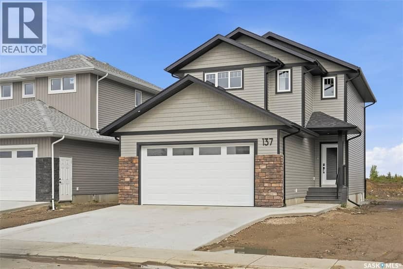 137 Emma CRESCENT — photo 1 of 39