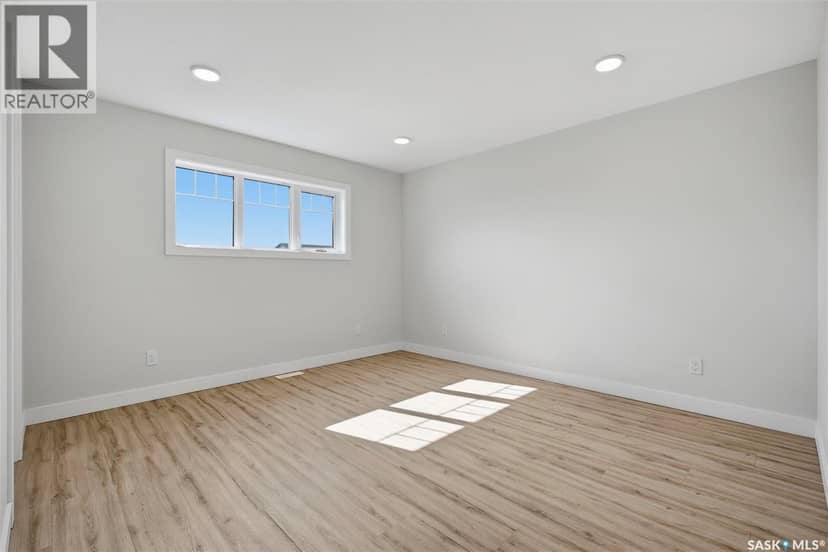 137 Emma CRESCENT — photo 14 of 39