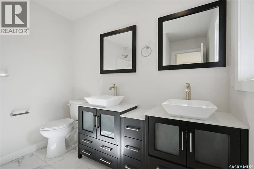 137 Emma CRESCENT — photo 18 of 39