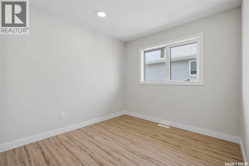 137 Emma CRESCENT — photo 20 of 39