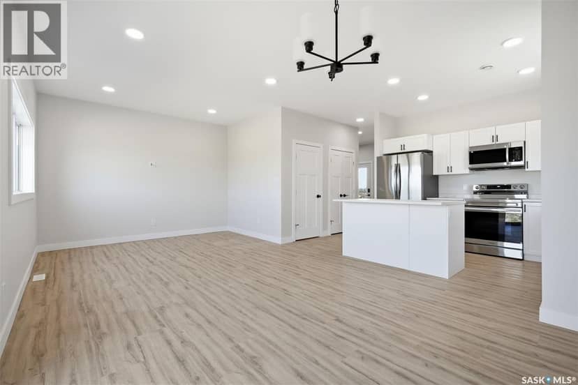 145 Emma CRESCENT — photo 11 of 40