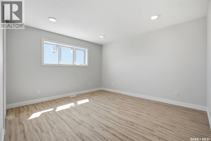 145 Emma CRESCENT — photo 18 of 40