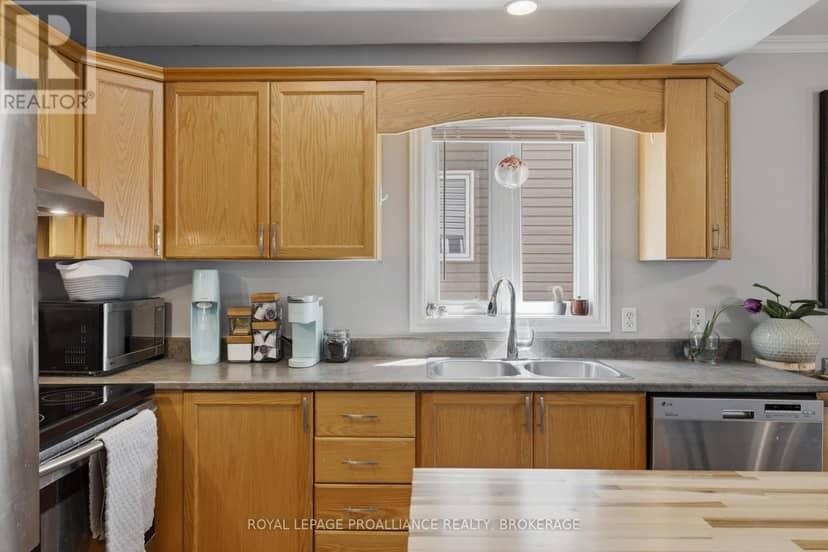 2104 - 225 Oak Street — photo 20 of 36