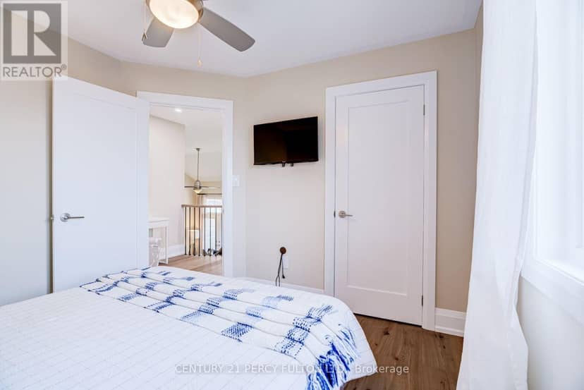1825 Parkhurst Crescent — photo 37 of 40
