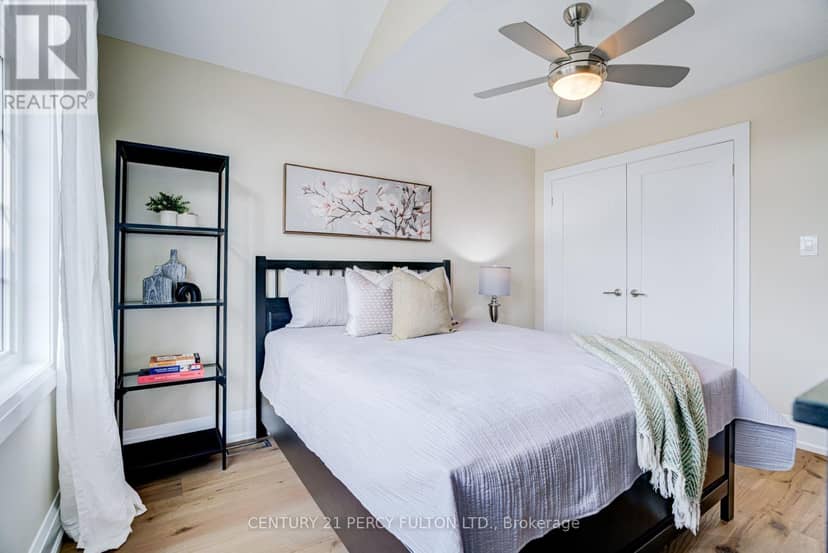 1825 Parkhurst Crescent — photo 39 of 40