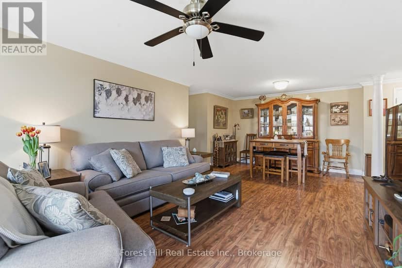402 - 55 Blue Springs Drive — photo 10 of 27