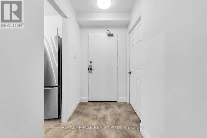 403 - 1359 White Oaks Boulevard — photo 2 of 40