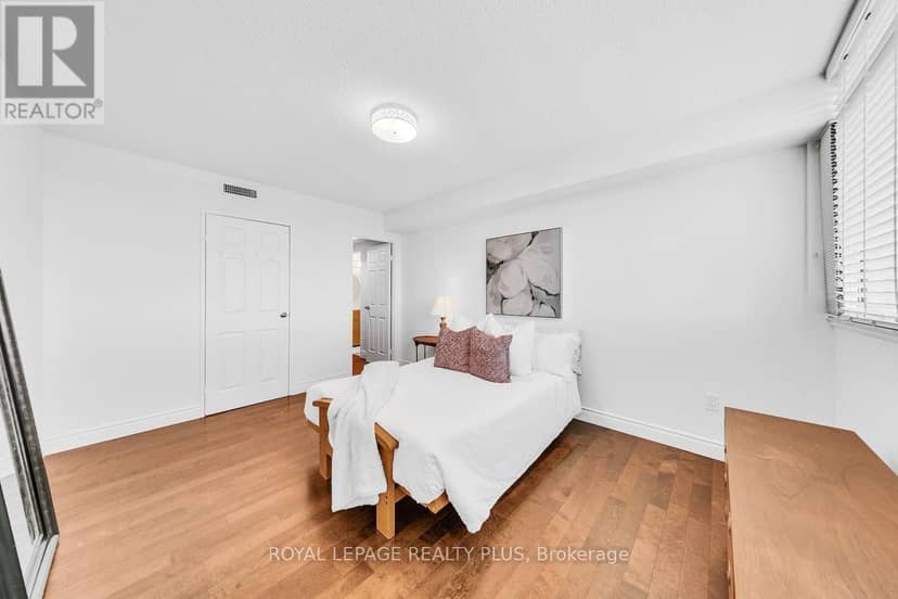 403 - 1359 White Oaks Boulevard — photo 36 of 40