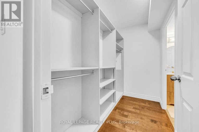 403 - 1359 White Oaks Boulevard — photo 38 of 40